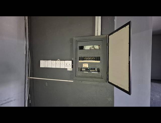 230M² BUSINESS TO LET IN MINNEBRON